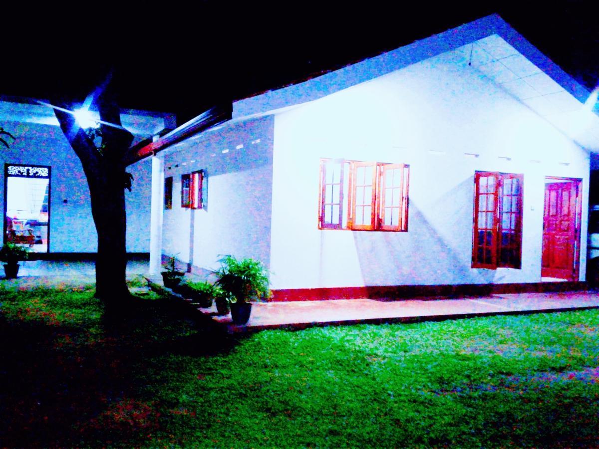 Sanithu Homestay And Villa Galle Exterior photo